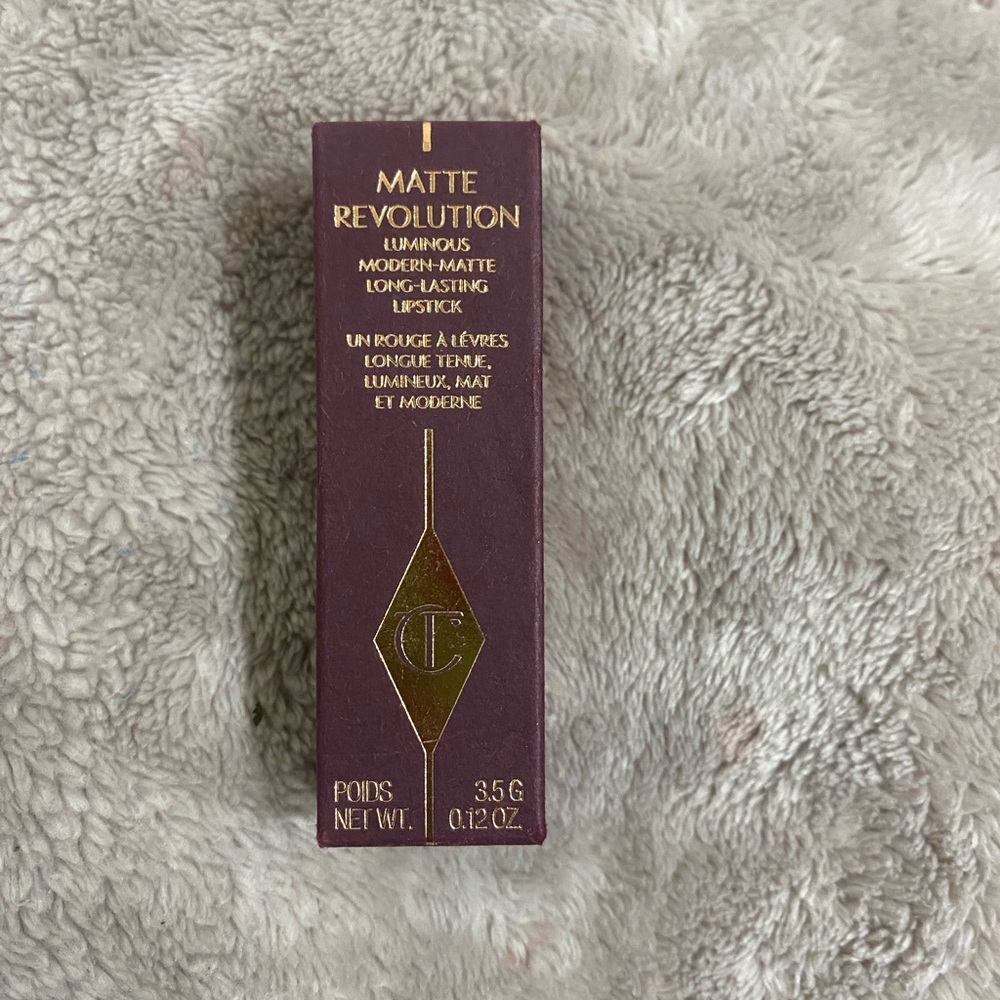 Charlotte Tilbury Matte lipstick ~ Walk of no shame ~
